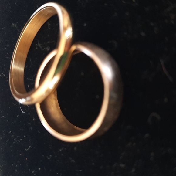 Gold Rings - Picture 3 of 3